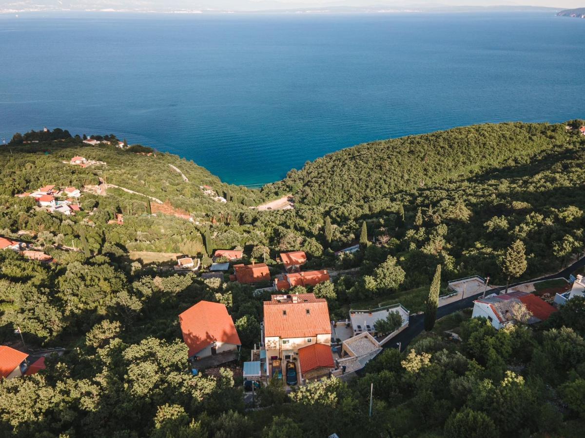 Villa Sabine Apartment Losinj Medveja Exteriör bild